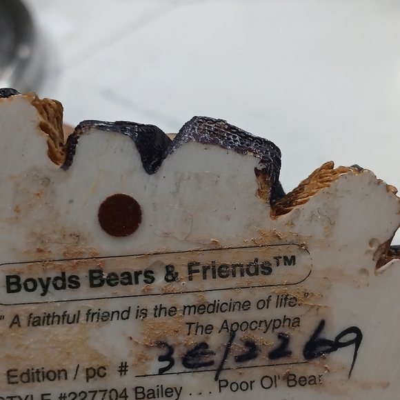 Boyds Bears and Friends, Bailey's poor , it has a little broken piece as shown. - Picture 4 of 4